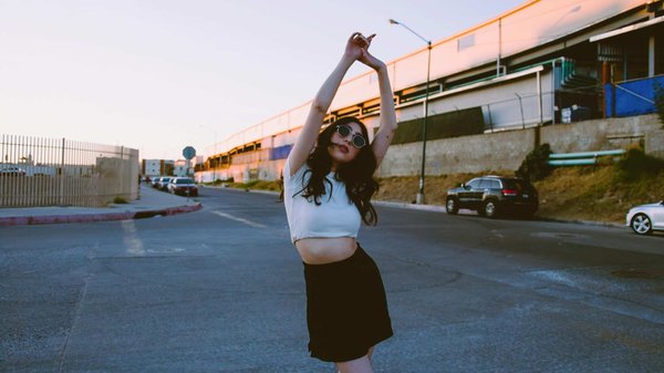 How Can You Make a Wool Pencil Skirt Work for Both Winter and Spring Office Fashion?